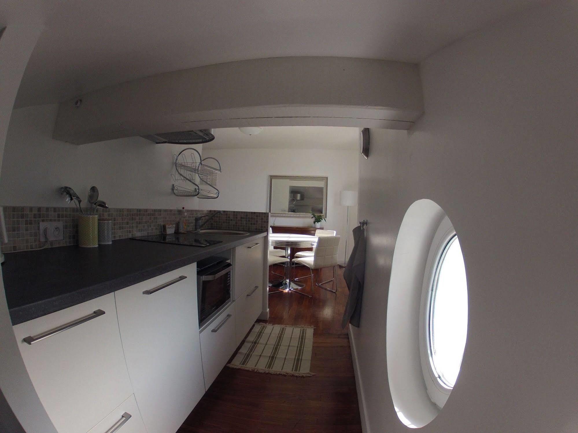 Aux Arenes De Bed & Breakfast